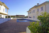 Spaziosa villetta di recente costruzione in contesto con piscina a Manerba del Garda
