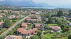 Villetta bifamiliare in residence con piscina a Manerba del Garda