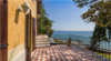 Bellissima villa storica con parco privato direttamente a lago a Manerba del Garda