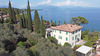 Moderno trilocale fronte lago in palazzo storico a Padenghe sul Garda