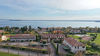 Appartamento con ampia terrazza vista lago in residence con piscina a Moniga del Garda