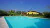 Grazioso bilocale con garage e posto auto, in residence con piscina, in vendita a Salò