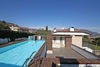 Elegante villa singola con piscina a sfioro e meravigliosa vista sul golfo di Salò in vendita