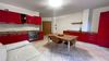 Bilocale con corte esclusiva e garage, in curato residence con piscina vista lago, a Gardone Riviera in vendita