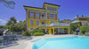 Affascinante Villa in stile Liberty con vista lago, meravigliosa piscina e dependance a Roé Volciano in vendita