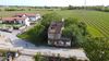 Desenzano del Garda, rustico immerso nel verde con giardino privato in vendita