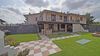 Sirmione, Lugana, elegante Villa di Testa con Giardino Privato in vendita