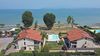 Sirmione, appartamento con piscina fronte lago in vendita