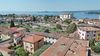  Ampio bilocale ristrutturato con terrazzo e garage nel cuore di Maderno